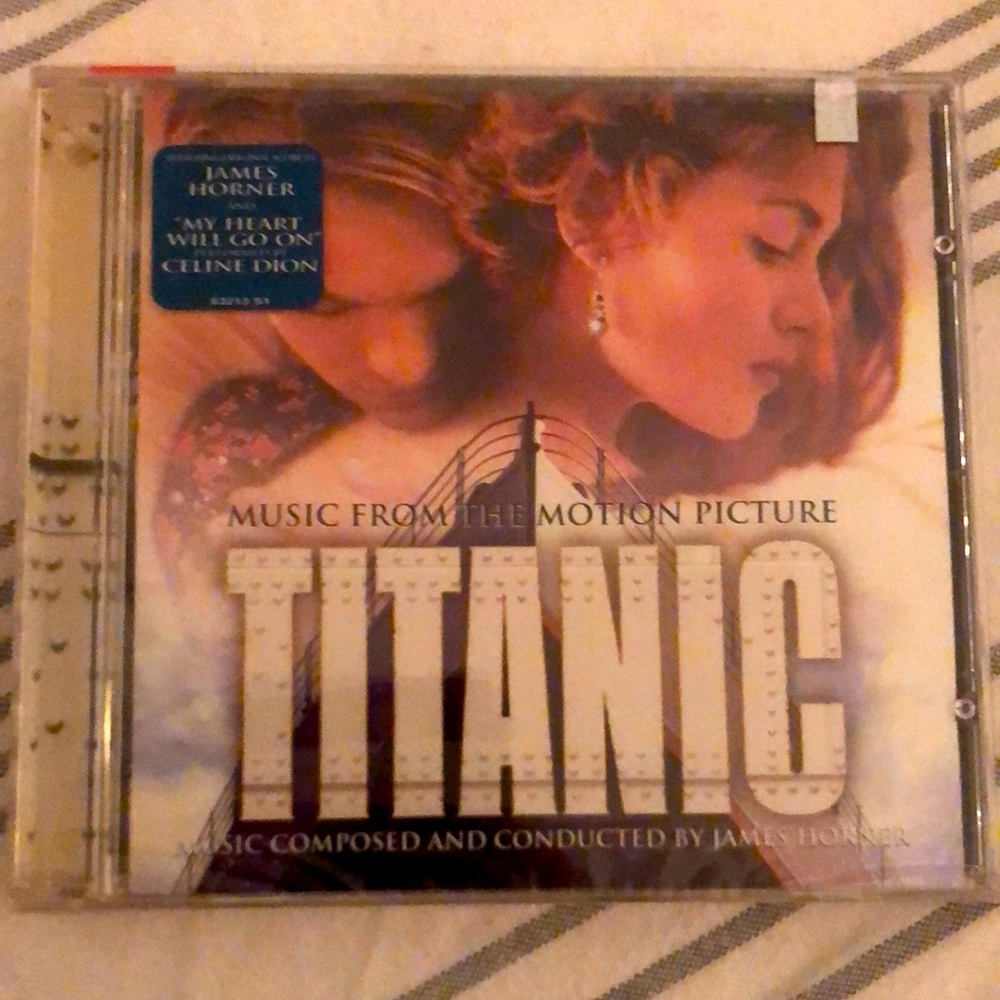 Titanic CD Soundtrack  1997 NEW
